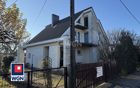 Dom na  sprzedaż Ostrów Wielkopolski - Dom w stanie sur. zamk. na sprzedaż w dobrej lokalizacji.